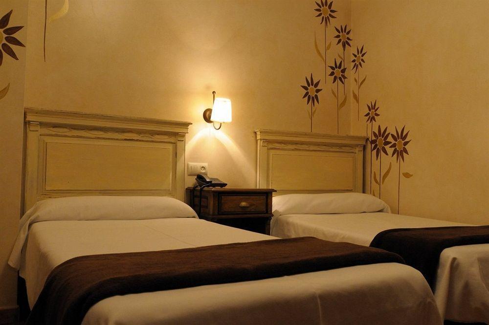 Yit Puerta Bisagra Hotel Toledo Quarto foto